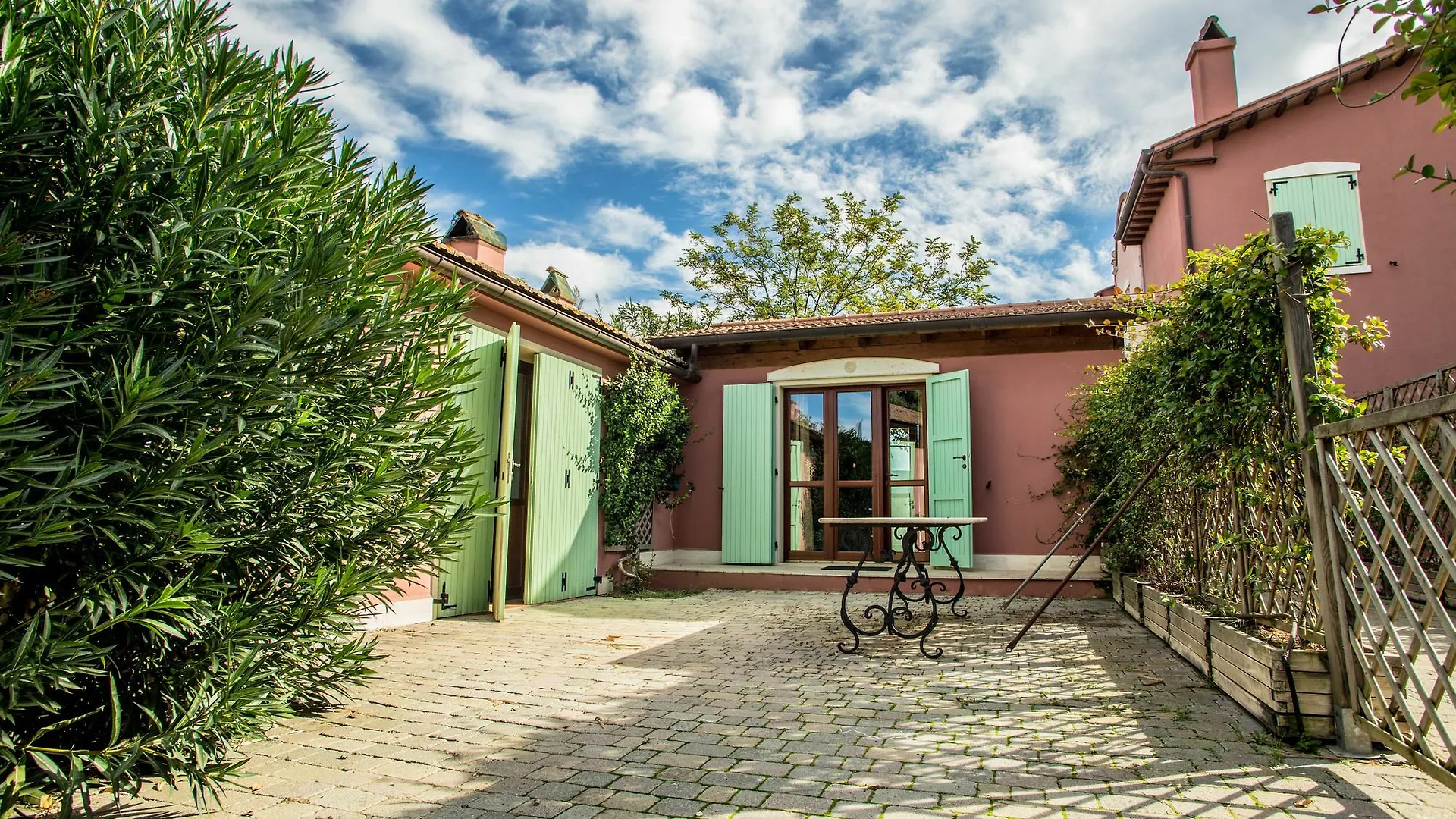 Farm stay Borgo San Giuliano Villa Bagno Roselle Italy